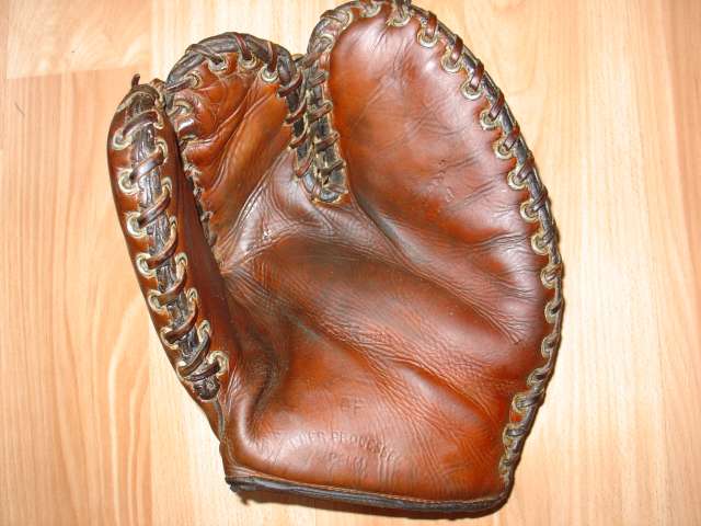 Goldsmith DF Trapper Mitt Front